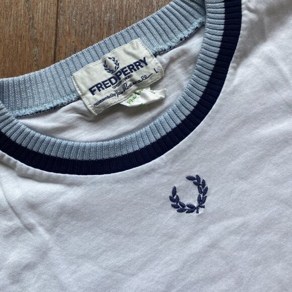 Fred Perry Rare VTG Collared White Vest Tee Large - Picture 2 of 4